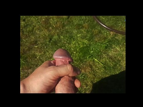 ❤️ O bunăciune fierbinte își face sex cu păsărica roz și ejaculează cu un squirt într-o grădină de vară ❤️❌ at ro.kutjeporno.ru ❤