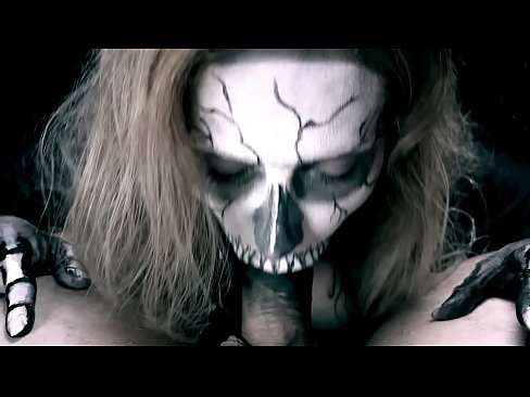 ❤️ Fată demonică sugând pula cu gura ei neagră și înghițind spermă. ❤️❌   at ro.kutjeporno.ru ❤